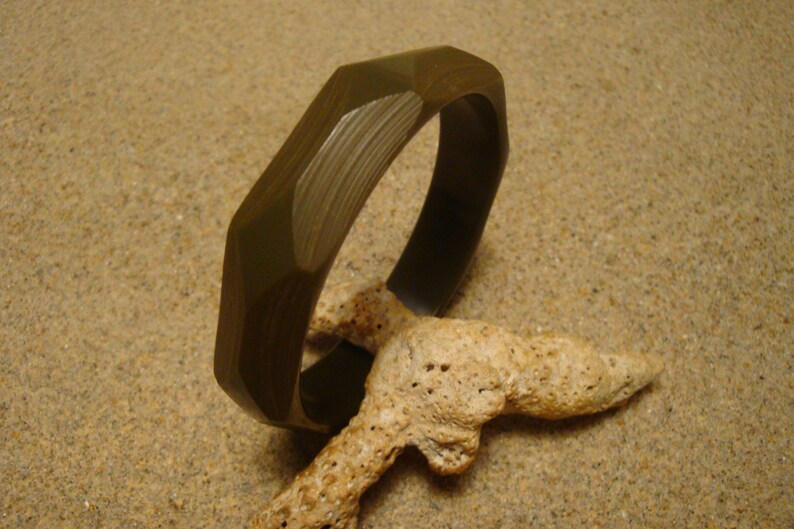 Vintage 58 Olive Green Bakelite Bracelet; Octagon Shape; Very Cool Diamond Faceted Design!!
