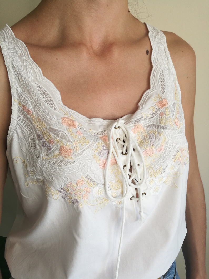 90s Clothing Vintage Embroidered Summer Blouse in White