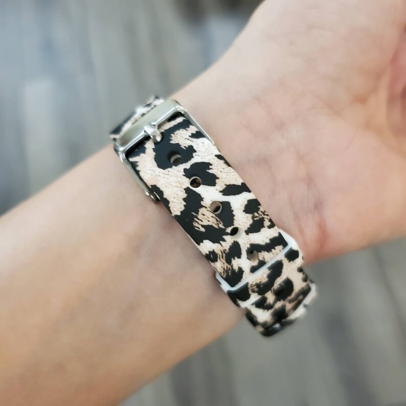 fitbit versa leopard band