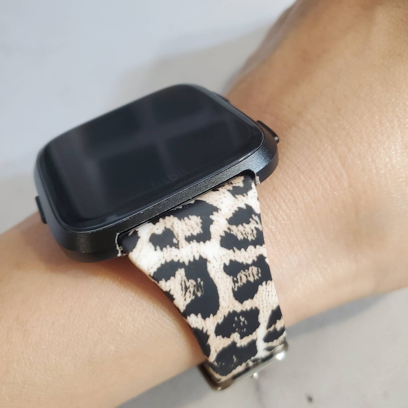 fitbit versa leopard band