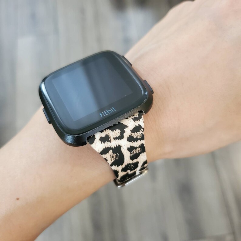 fitbit versa leopard band
