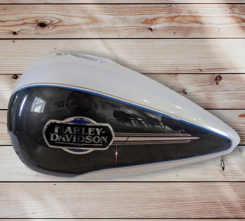 Harley Davidson Wall Clock Hand-Made Man Cave Office Ultra FLHT Limited Fuel Tank
