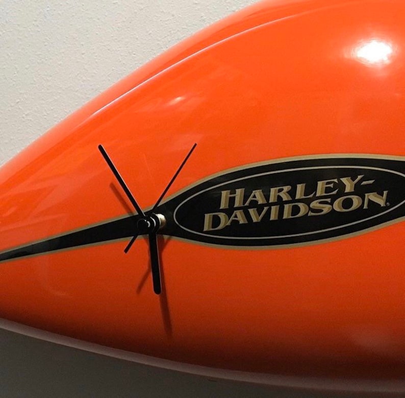 Harley Davidson Wall Clock Hand-Made Man Cave Office Ultra FLHT Limited Fuel Tank