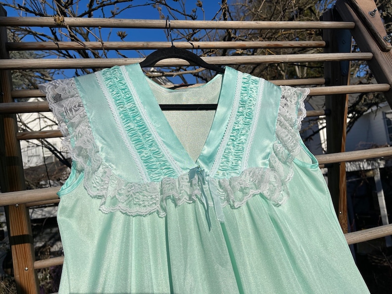 Sweet vintage mint green nighty