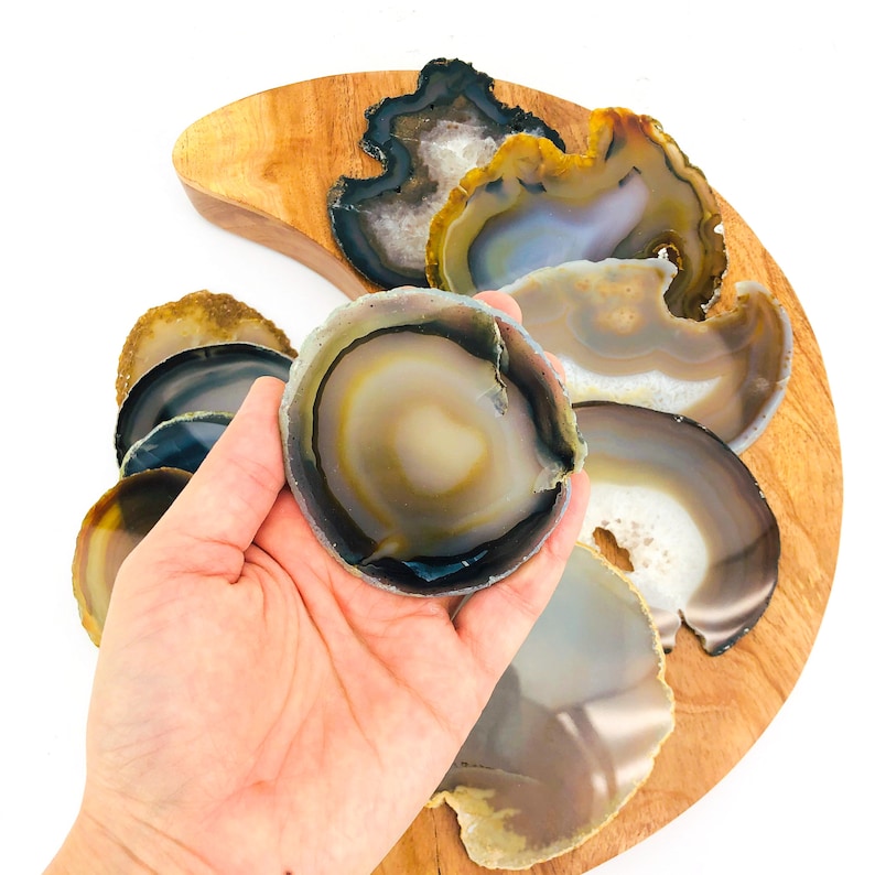 Set of 10 Agate Slices LB600-12 Natural and Black Assorted Colors